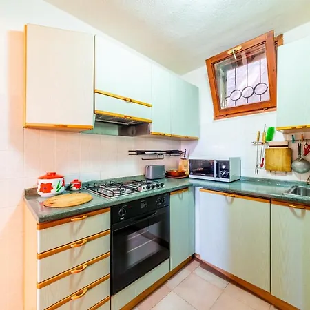 Near The Beach, 2parking, Bbq, Wifi, Air Conditioning