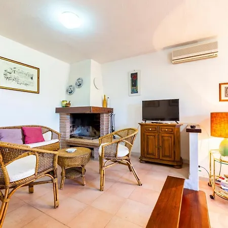 Near The Beach, 2parking, Bbq, Wifi, Air Conditioning Villa *